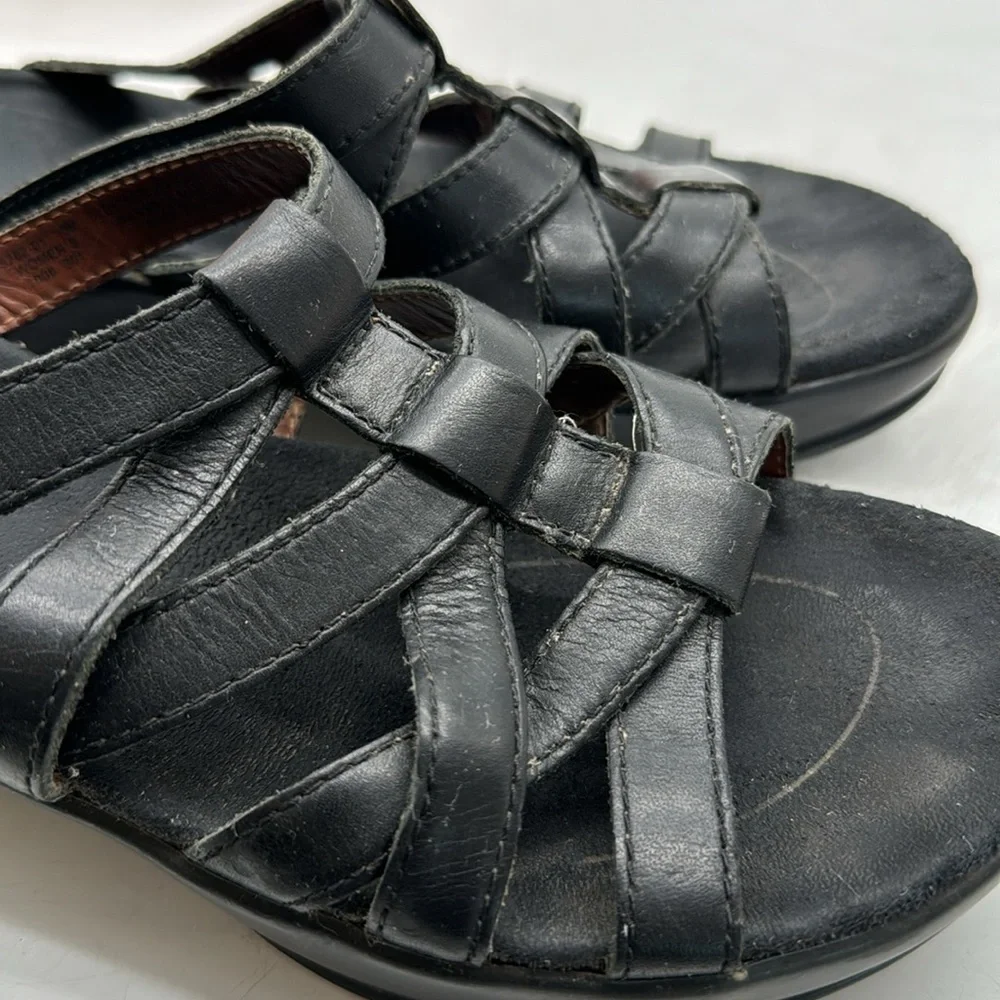 Eastland Black Strappy Slip On Sandals Size 10 BSN5069E
